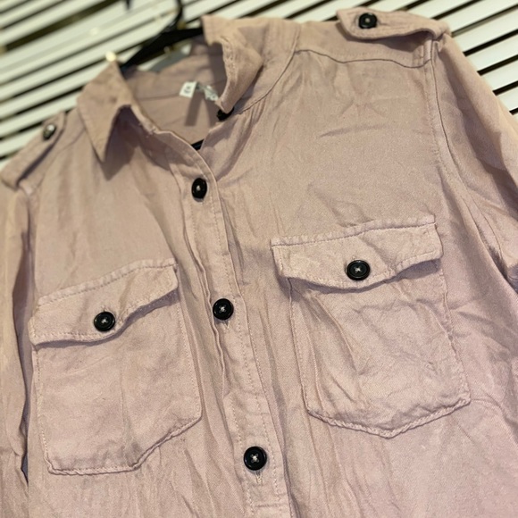 Button up - Picture 2 of 3